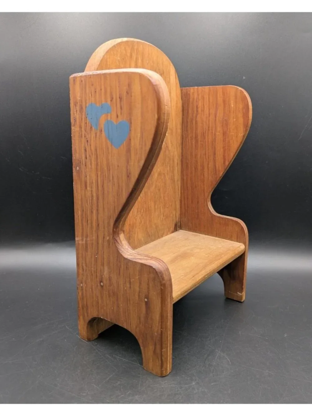 Vtg Heart Cut Out Solid Wood Pouting Chair Doll Size Country Display Shelf 11.5